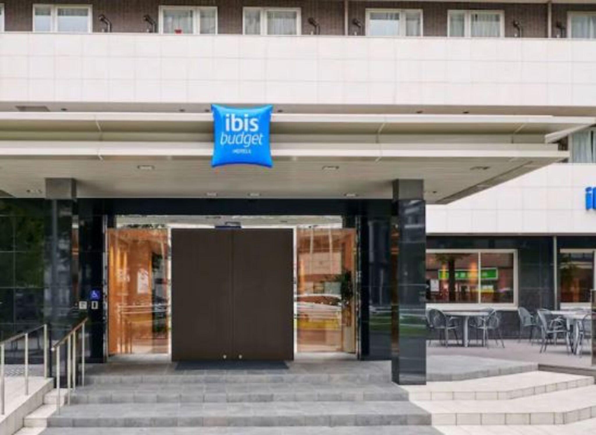 Ibis Budget Osaka Umeda Экстерьер фото